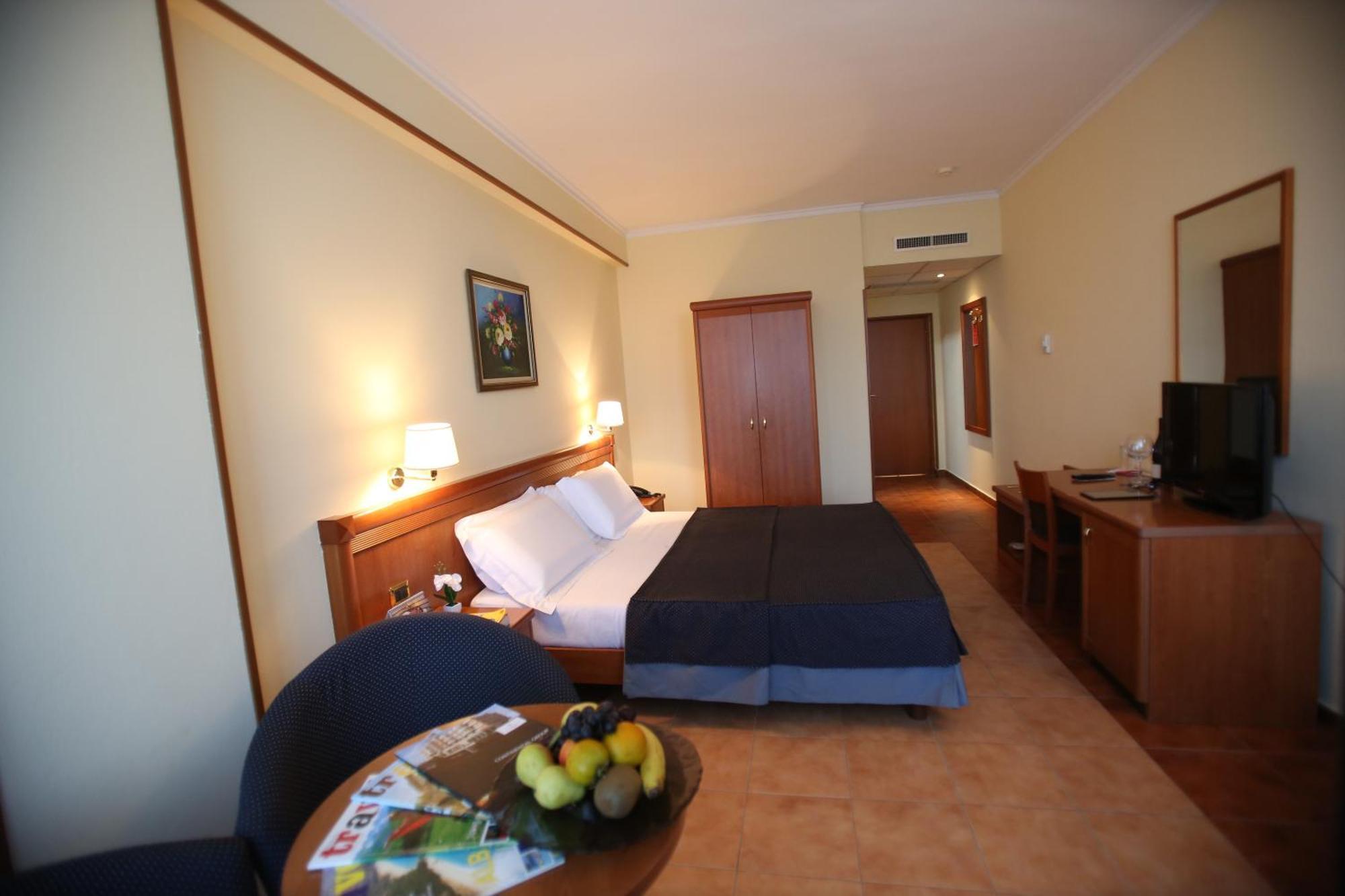 Hotel Continental Vorë Oda fotoğraf