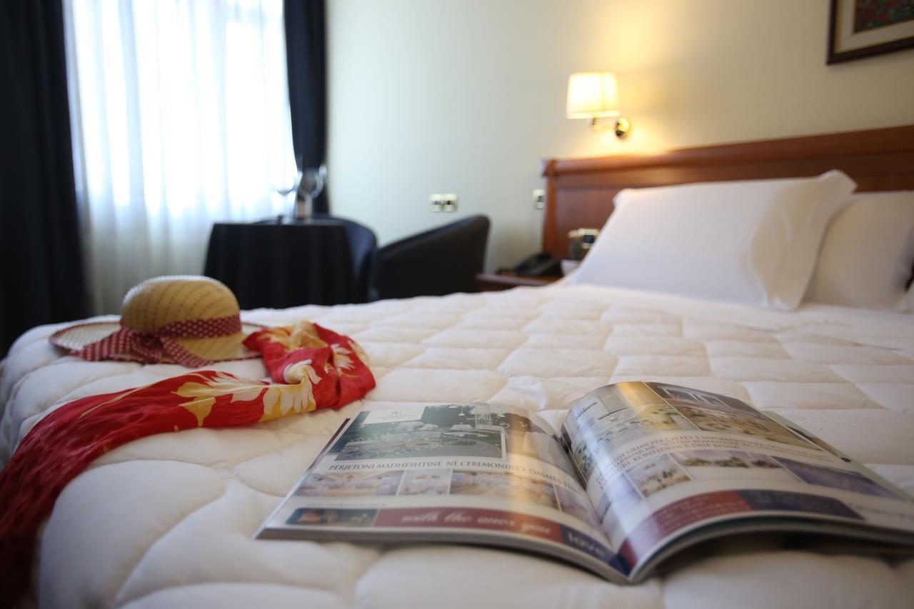 Hotel Continental Vorë Dış mekan fotoğraf
