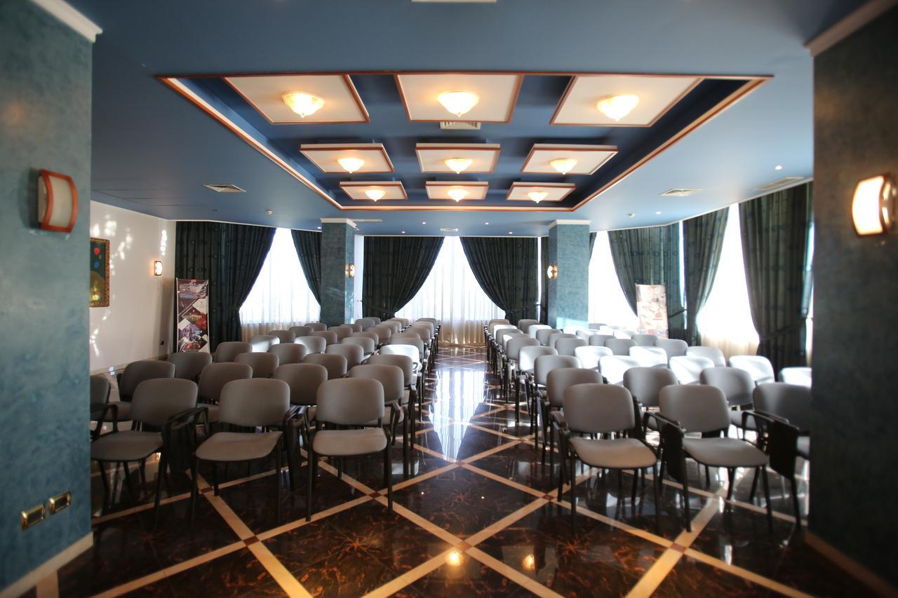Hotel Continental Vorë Dış mekan fotoğraf