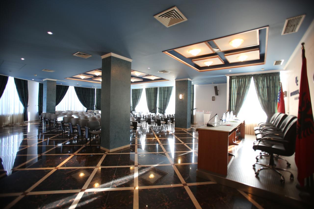 Hotel Continental Vorë Dış mekan fotoğraf