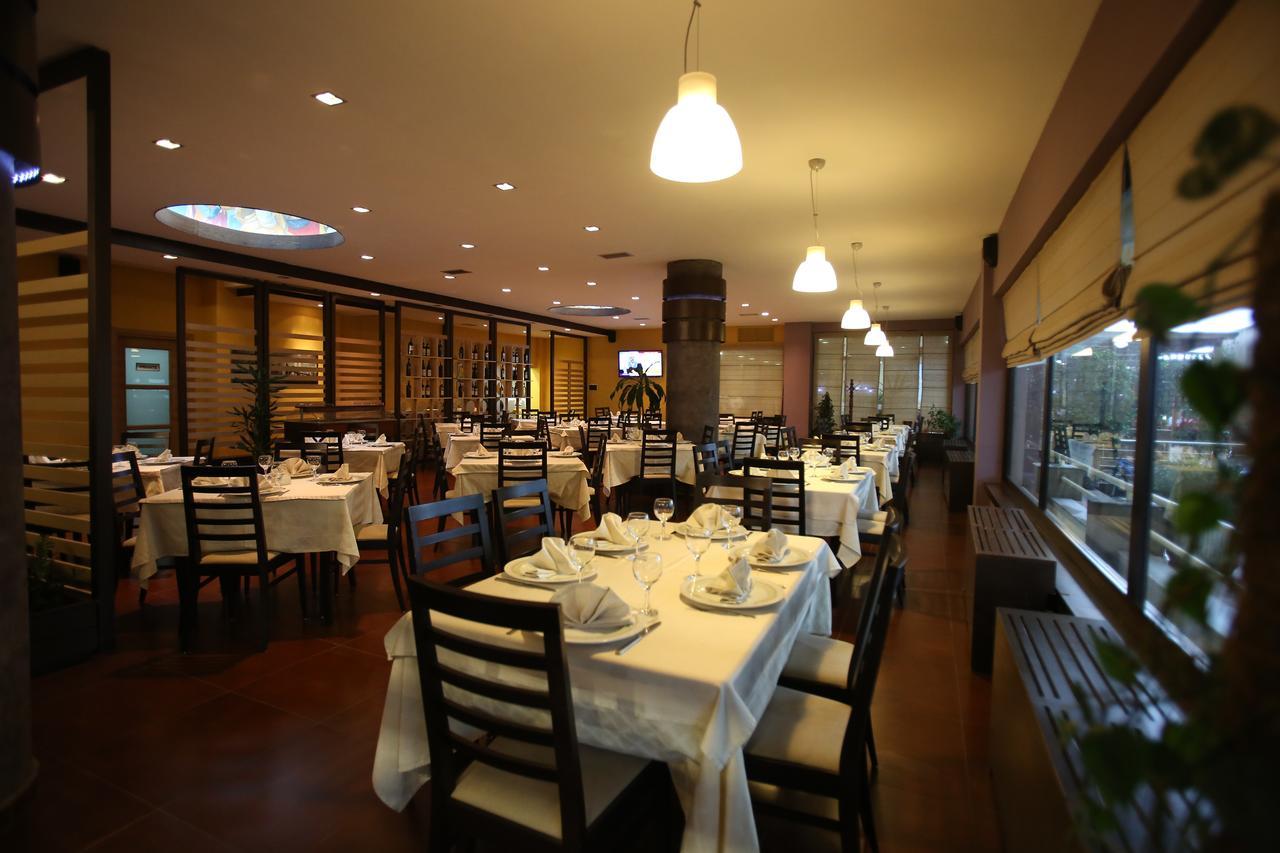 Hotel Continental Vorë Dış mekan fotoğraf