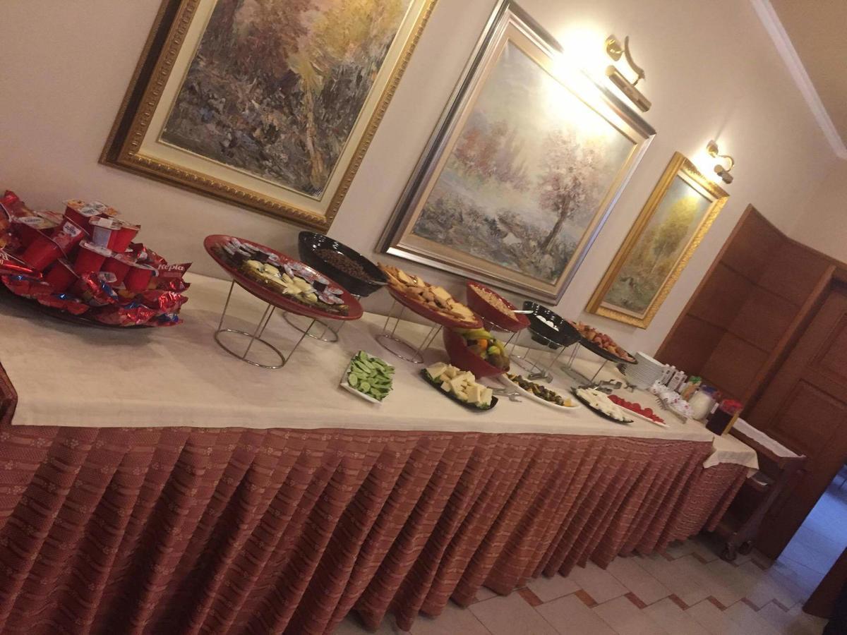 Hotel Continental Vorë Dış mekan fotoğraf