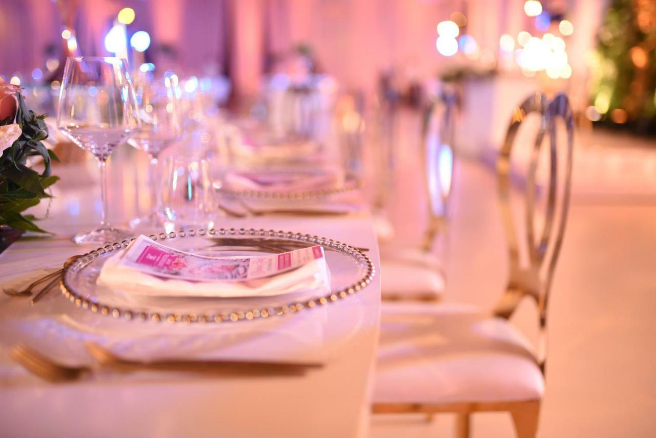 Hotel Continental Vorë Dış mekan fotoğraf